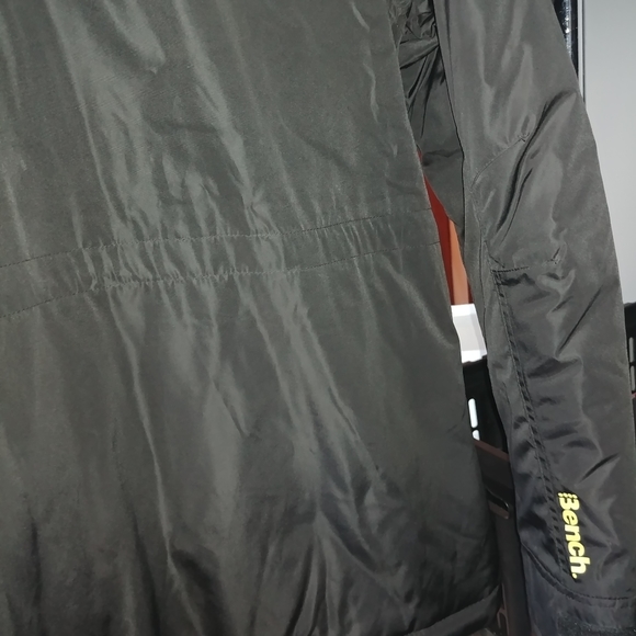NWT Women's Black Bench winter coat - Picture 3 of 4